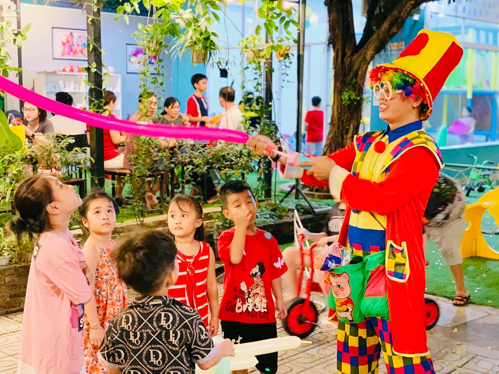 Dịch Vụ Chú Hề Thổi Bóng Tại Bình Thạnh . Ảnh 4 Dịch Vụ Chú Hề Thổi Bóng Tại Bình Thạnh . Ảnh 4